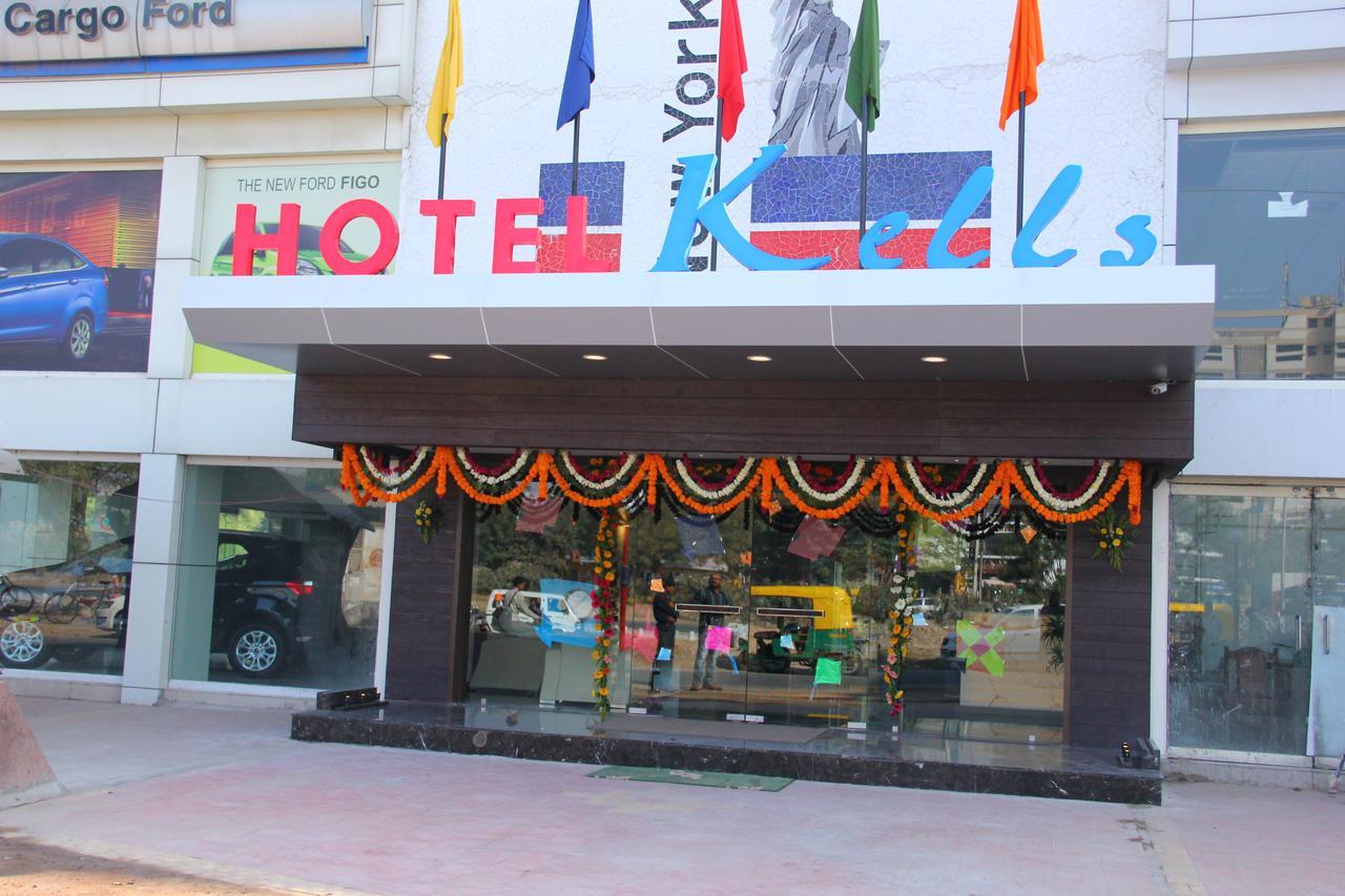 Oyo 1183 Hotel Kells Ahmedabad Exterior foto